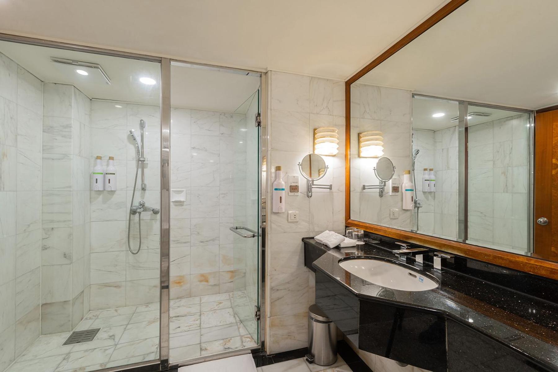 Hotel National Тайджун Екстериор снимка