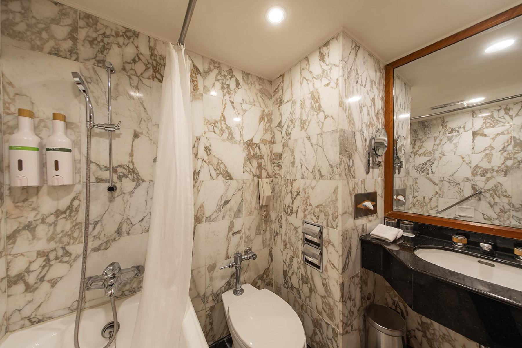 Hotel National Тайджун Екстериор снимка