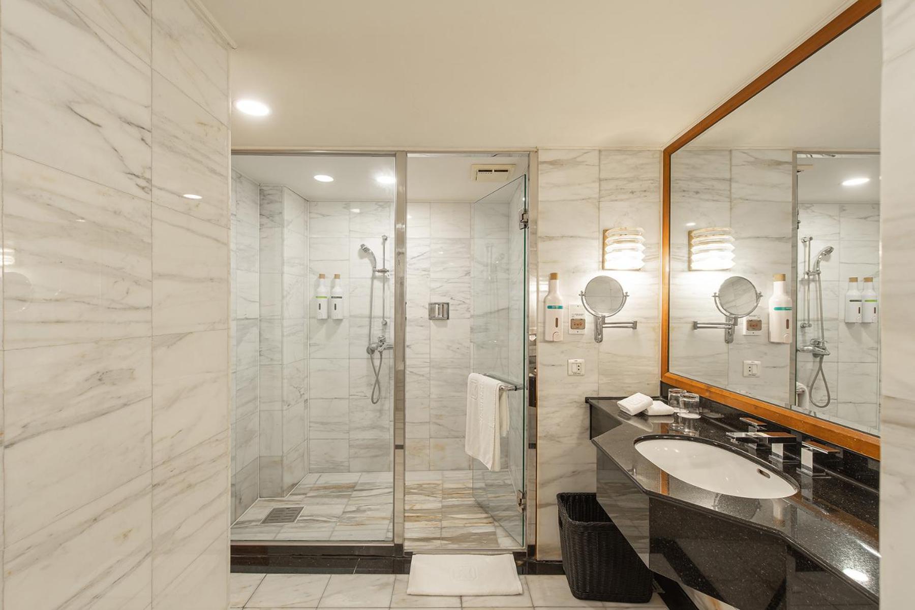 Hotel National Тайджун Екстериор снимка