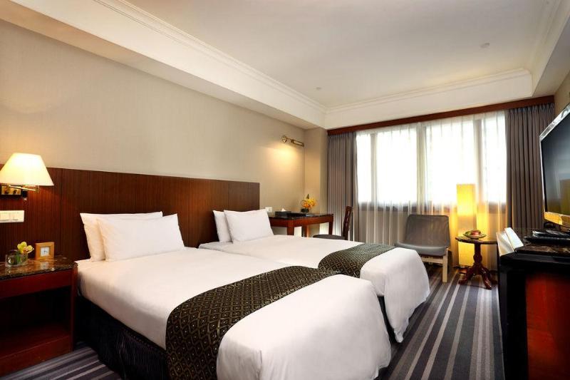 Hotel National Тайджун Екстериор снимка